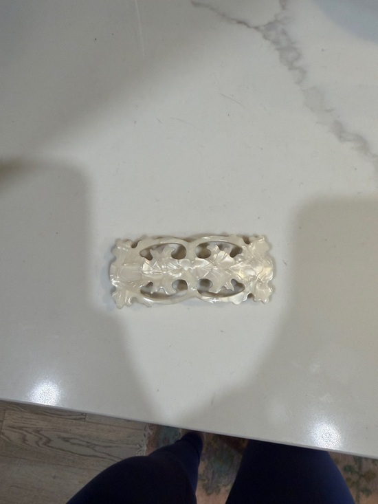 Accessories - Carved Floral Resin Hair Barrette in Pearl White